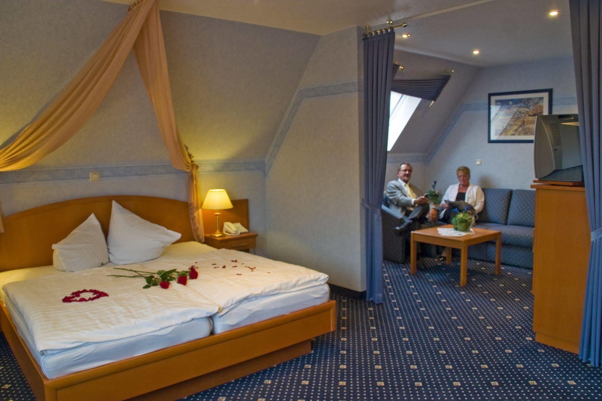 Hotel Zur Linde Heede Zewnętrze zdjęcie