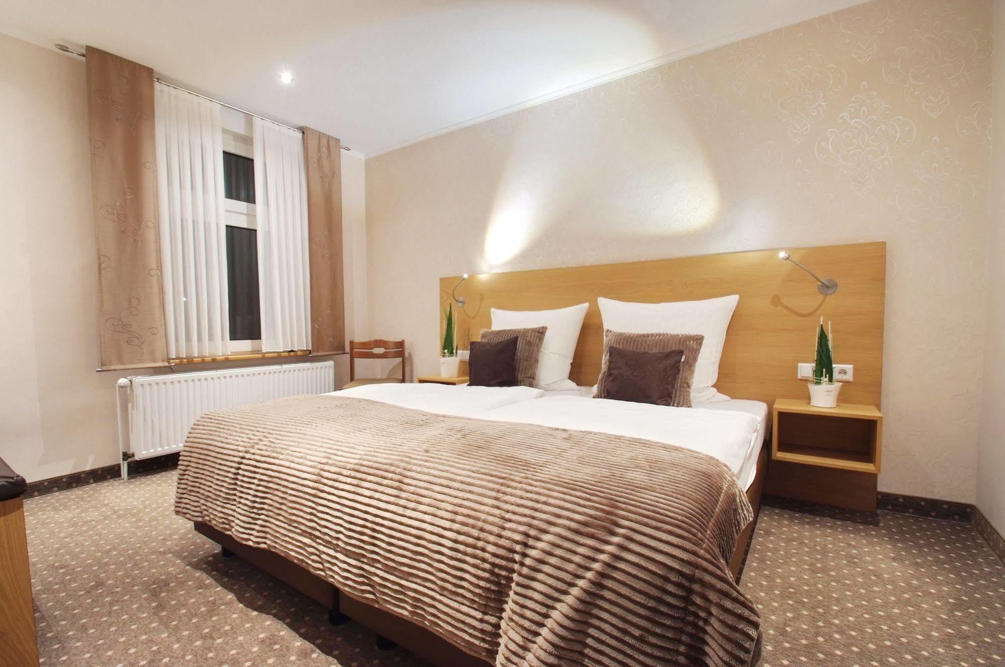 Hotel Zur Linde Heede Zewnętrze zdjęcie